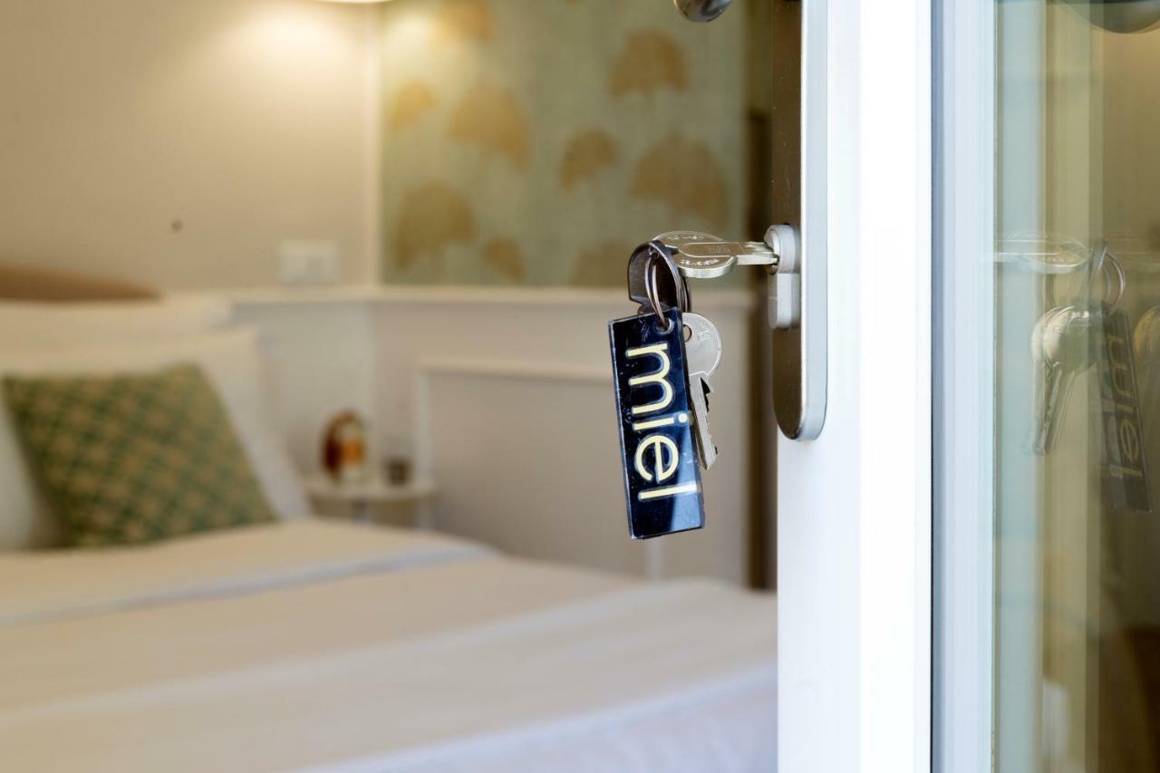 La Roche Bed & Breakfast เลชเช ภายนอก รูปภาพ